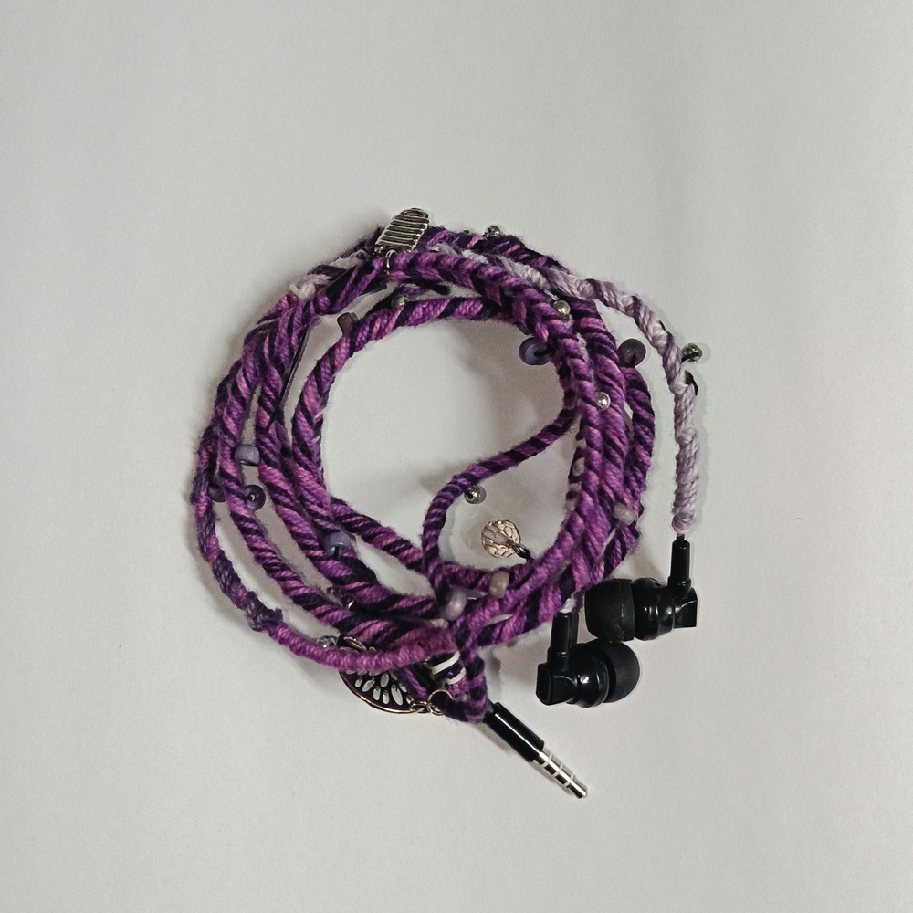 Custom Threaded Earphones - Picture 4 of 5